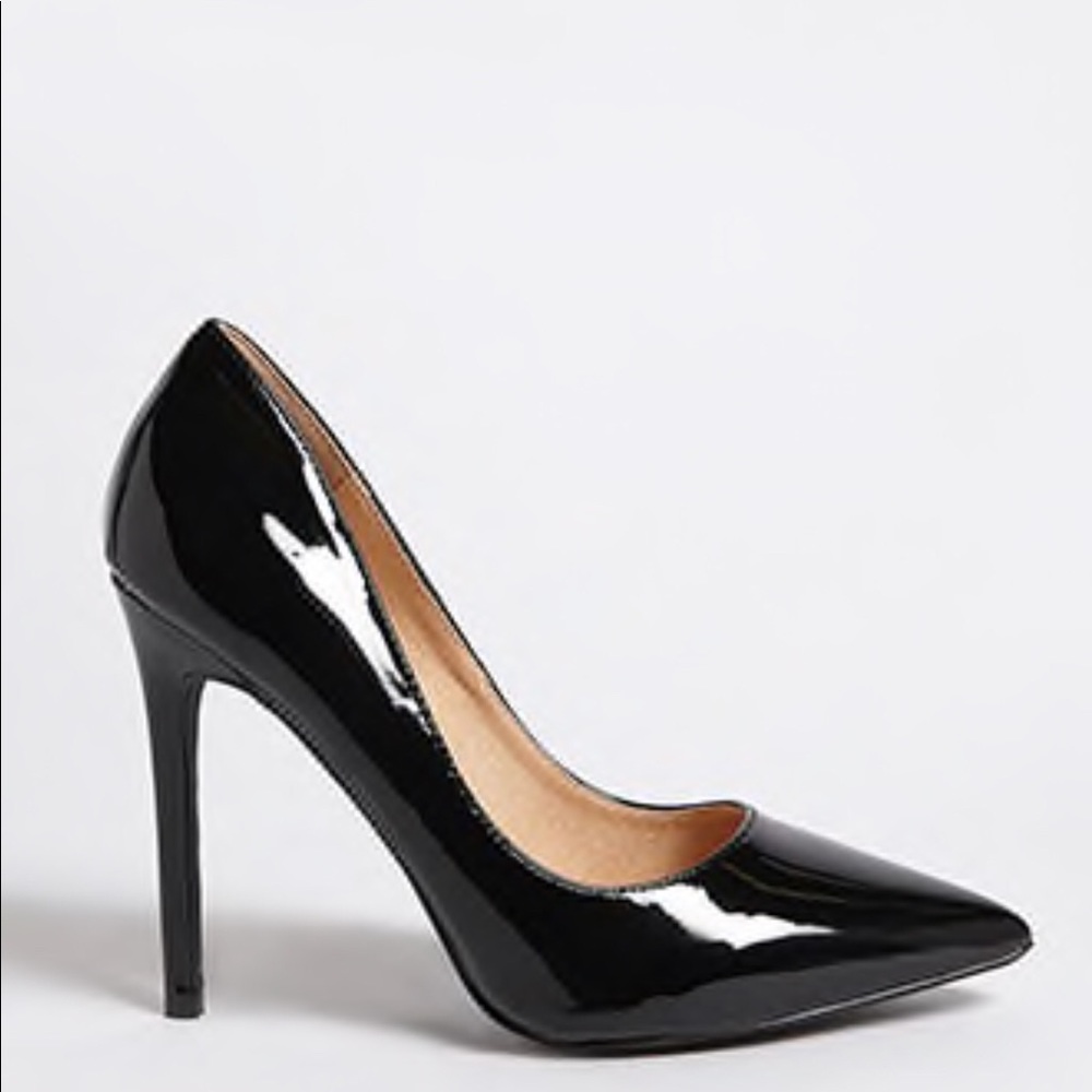 Faux patent leather 5” heel with pointed toe
